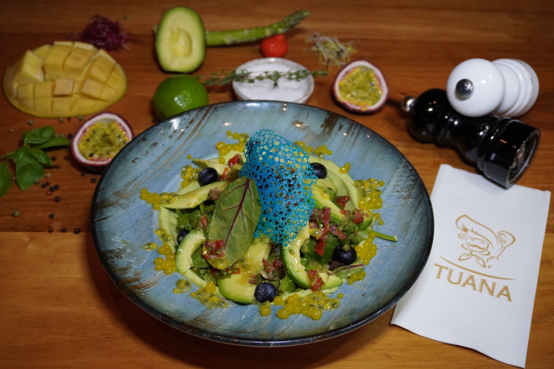 Avocado salade met passievrucht